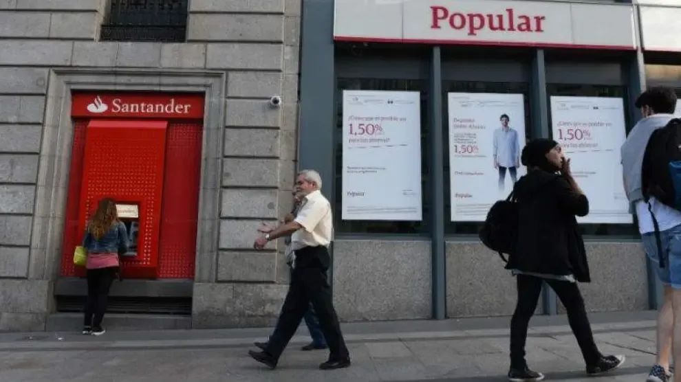 Dos sentencias condenan al Santander a devolver 40.000 euros a dos clientes