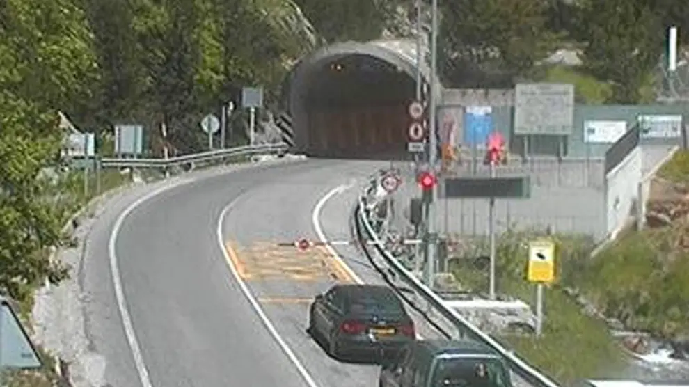 Trabajadores del túnel de Bielsa esperan que la empresa Ferroser cumpla el convenio