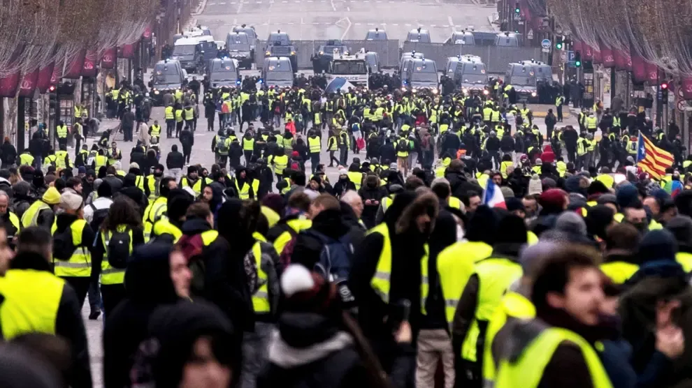 Los "chalecos amarillos" se vuelcan en denunciar la violencia policial