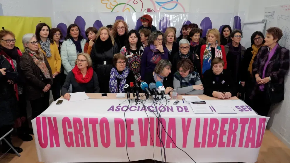 "Ni un paso atrás", el lema de la movilización de las asociaciones feministas