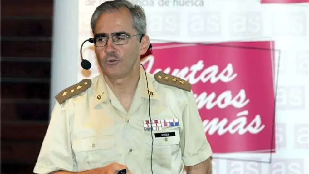 José María Rivera abordará en Barbastro el impacto de las Fuerzas Armadas