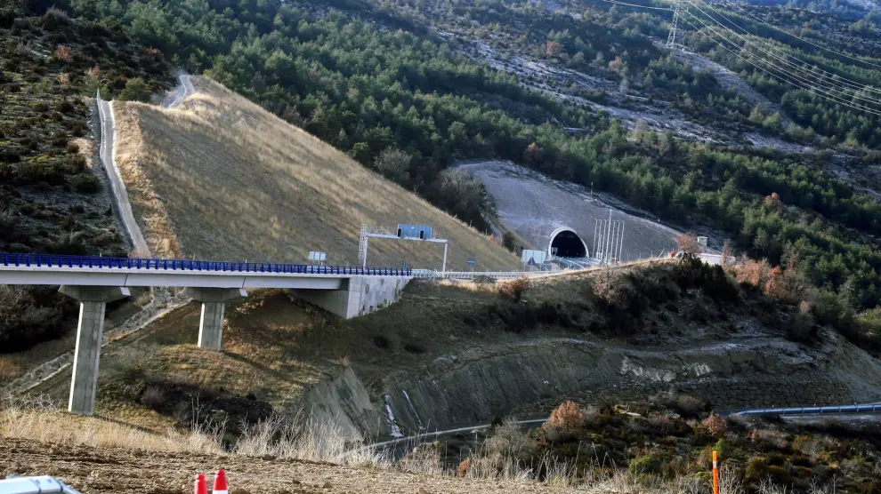 Fomento abrirá en breve 12 kilómetros de autovía y tres túneles en Monrepós