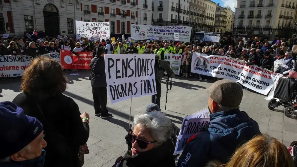 Pensionistas y taxistas unen sus movilizaciones en Madrid