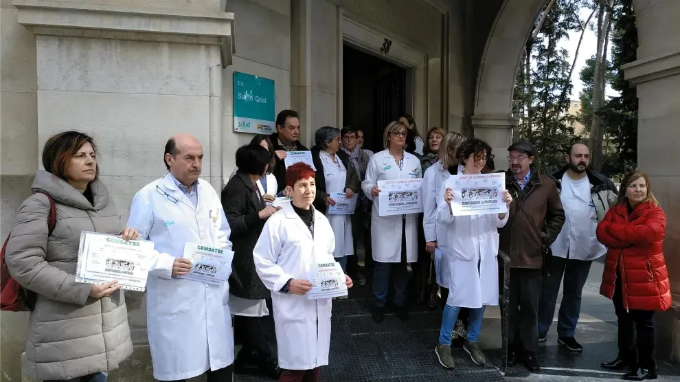 Médicos y enfermeros exigen en Huesca a la DGA que negocie para revertir la "situación límite" de la Sanidad