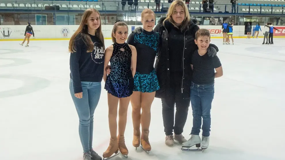 Buen debut en competición para tres patinadoras del CH Jaca