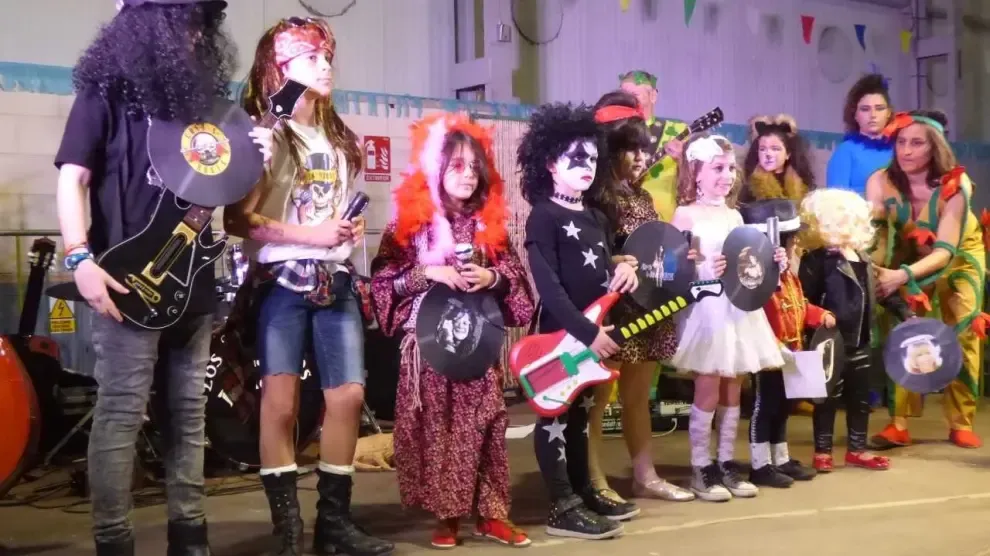 Cerca de 350 niños toman el Recinto Ferial de Barbastro en el Carnaval Infantil