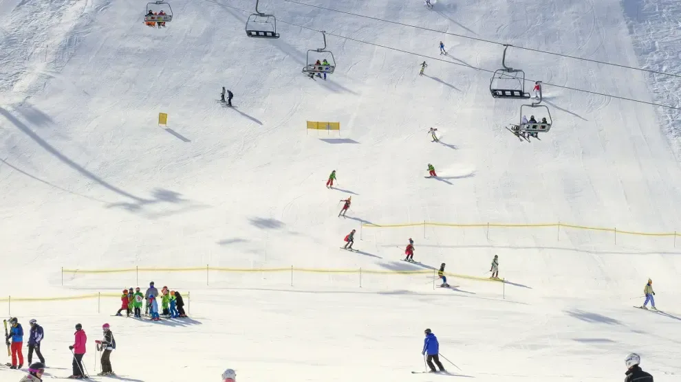 Las estaciones de esquí de Aramón abrirán el 23 de diciembre si hay movilidad dentro de la región