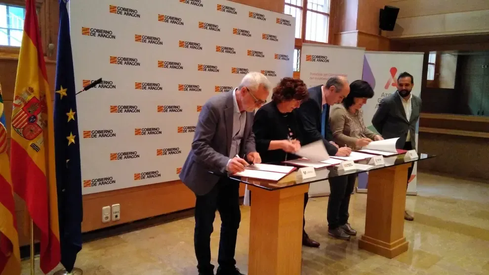 Un convenio recoge el compromiso de impulsar el voluntariado corporativo en Aragón