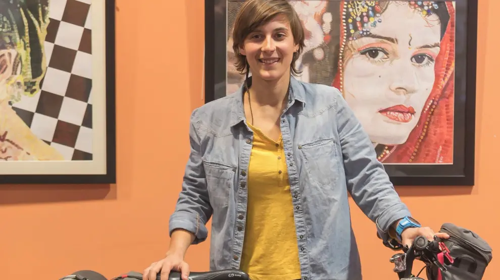 Sandra Cuello: "Viajar en bicicleta es una aventura para conectar con uno mismo"