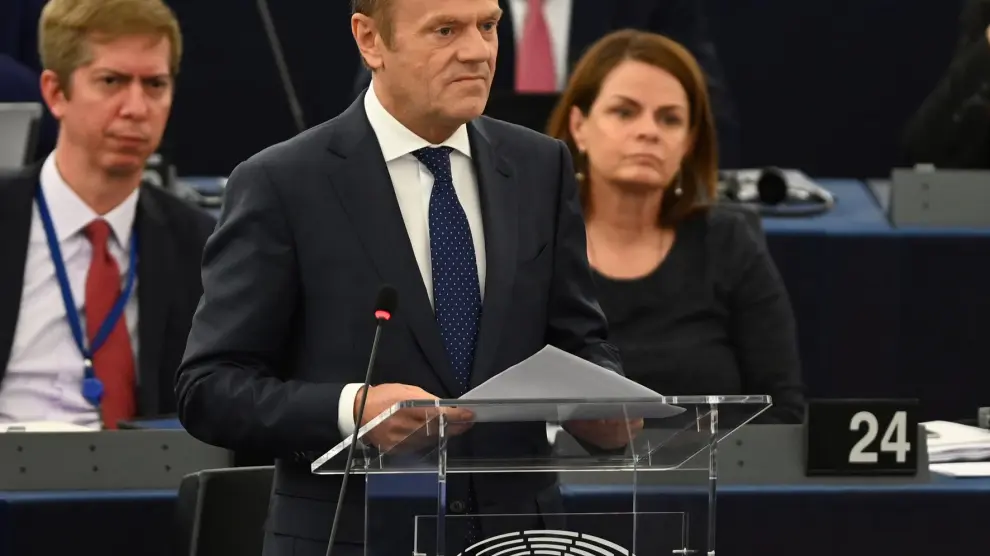 Tusk pide a PE "no traicionar" a los británicos que desean permanecer en UE