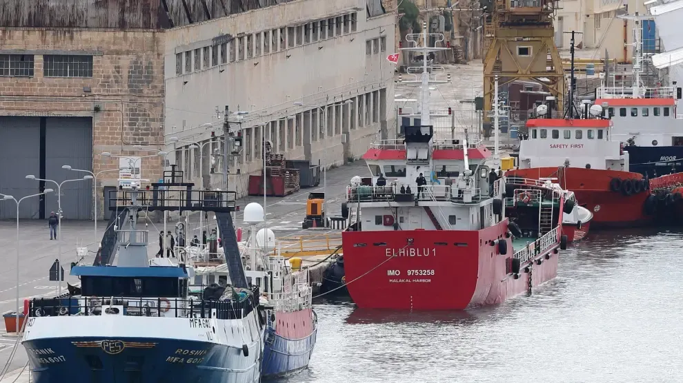 Fuerzas armadas de Malta toman en control de barco secuestrado por migrantes