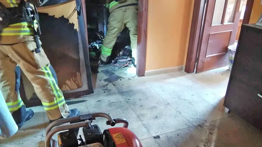 Desalojan una casa en Binéfar durante dos horas a consecuencia de un incendio
