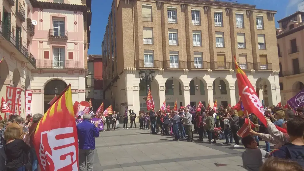 Los sindicatos reclaman en Huesca empleo de calidad y rechazan la privatización de los servicios públicos