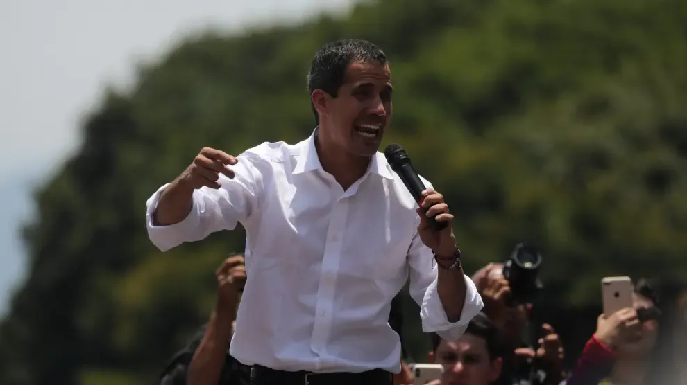 Guaidó llama a movilizarse en Venezuela con un paro administrativo