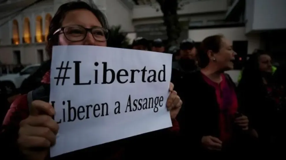 Assange rechaza su extradición a EEUU