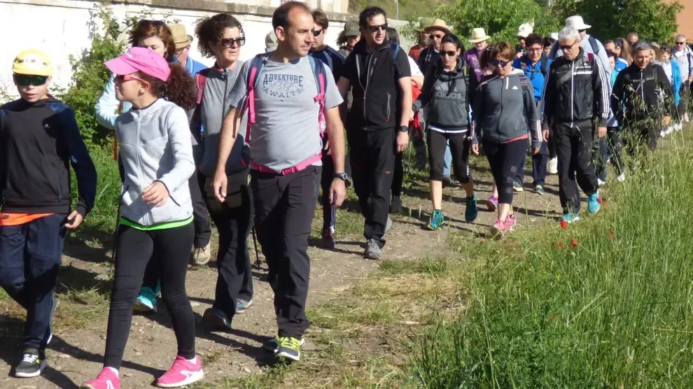 Unas 600 personas reivindican la vía verde Barbastro-Selgua