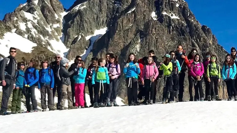 Prácticas sobre nieve en el pico Peyreget