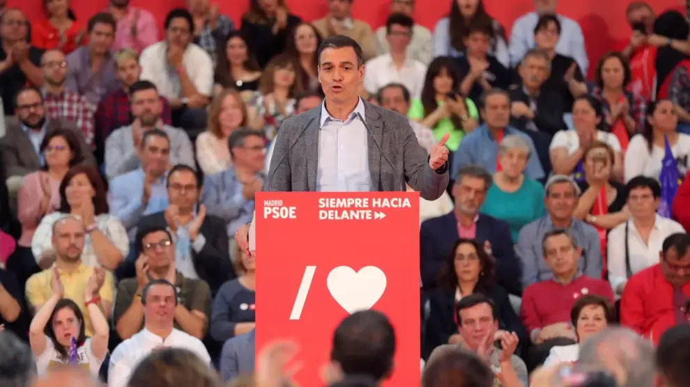 El PSOE piensa que la derecha juega una "partida de parchís"