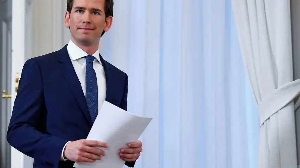 Un escándalo de corrupción hace caer el Gobierno austríaco