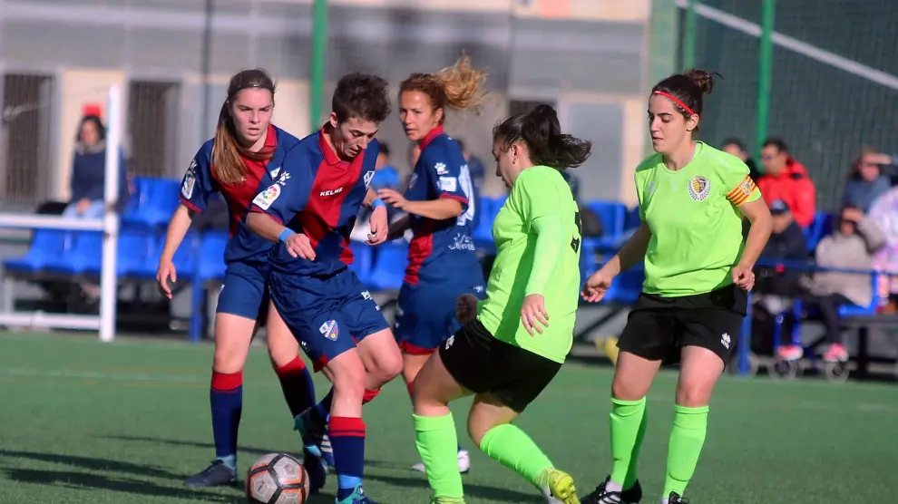 El Huesca femenino puede ascender este domingo pero no depende del equipo