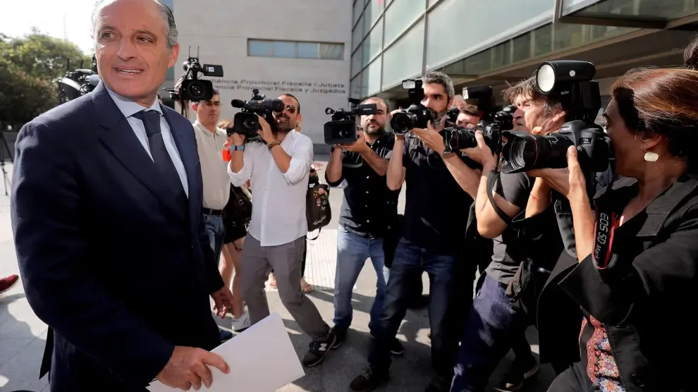 La Abogacía de la Generalitat pide casi 8 años de prisión para Camps por la construcción del circuito de F1