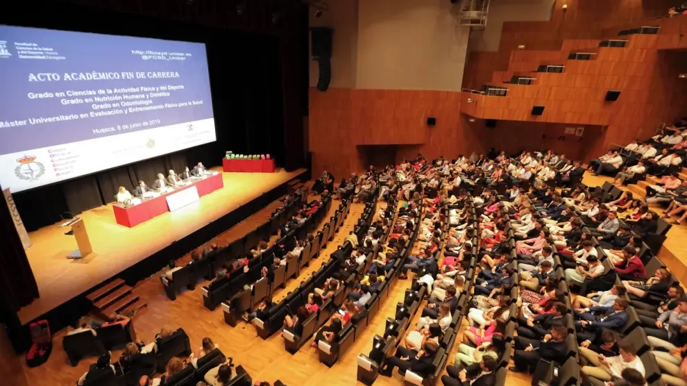 La Facultad de Ciencias de la Salud despide en Huesca a los más de 150 alumnos que finalizan estudios