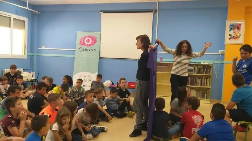 Cerca de 120 escolares de Huesca acaban el curso con "Gafas para la igualdad"