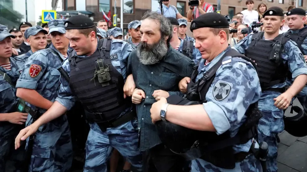 Más de 400 detenidos en Moscú por la libertad de prensa