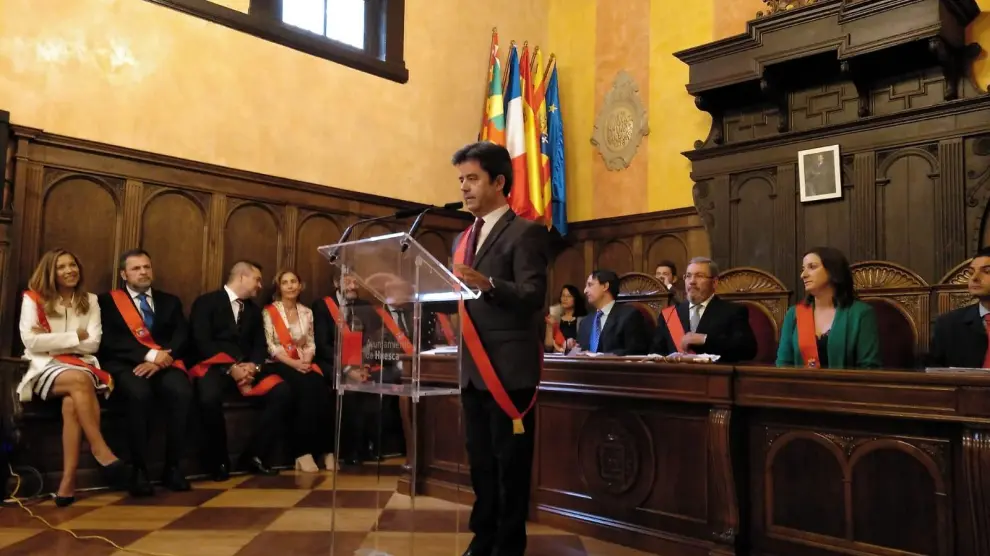 Luis Felipe, alcalde de Huesca por un voto en blanco mientras el PP sopesa una moción de censura
