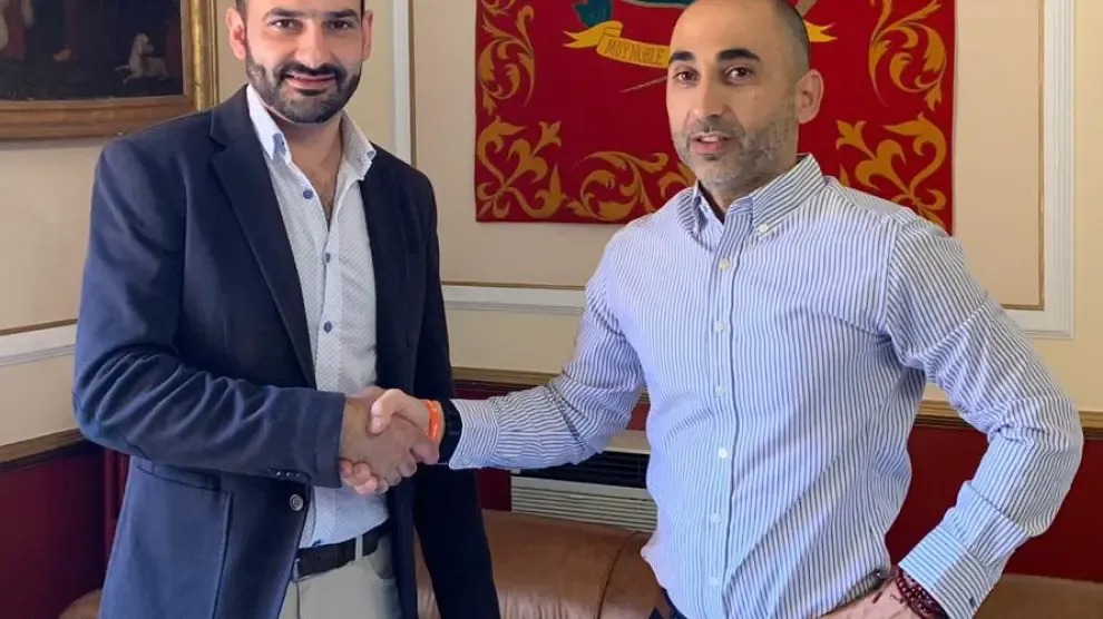 Ciudadanos y PP firman un acuerdo de gobierno en Barbastro