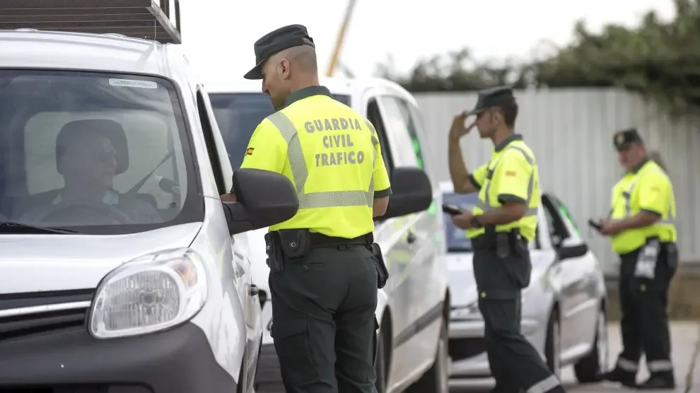 Investigan en Huesca a un menor que se grababa conduciendo temerariamente y a su madre