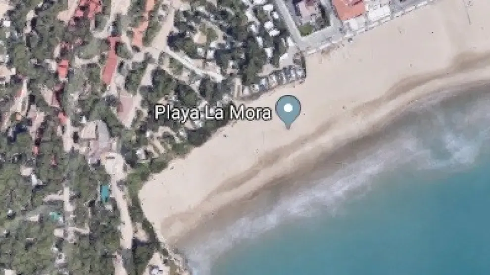 Muere un hombre en una playa vigilada de Tarragona donde el servicio de socorrismo había finalizado