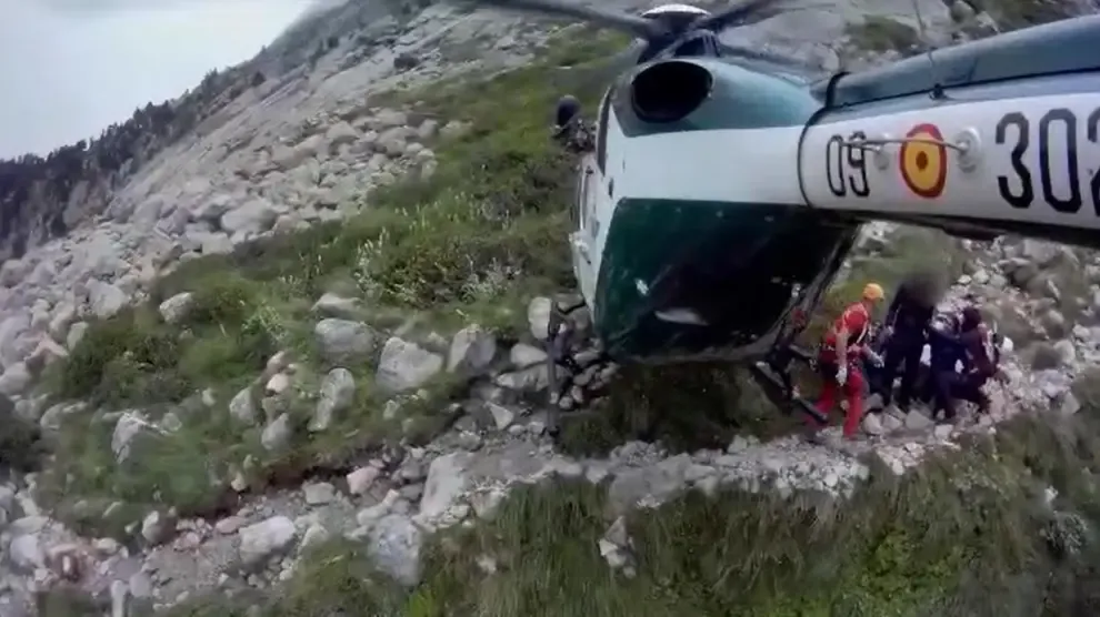 Un montañero se rompe la tibia y el peroné al sufrir una caída en el pico Balaitus