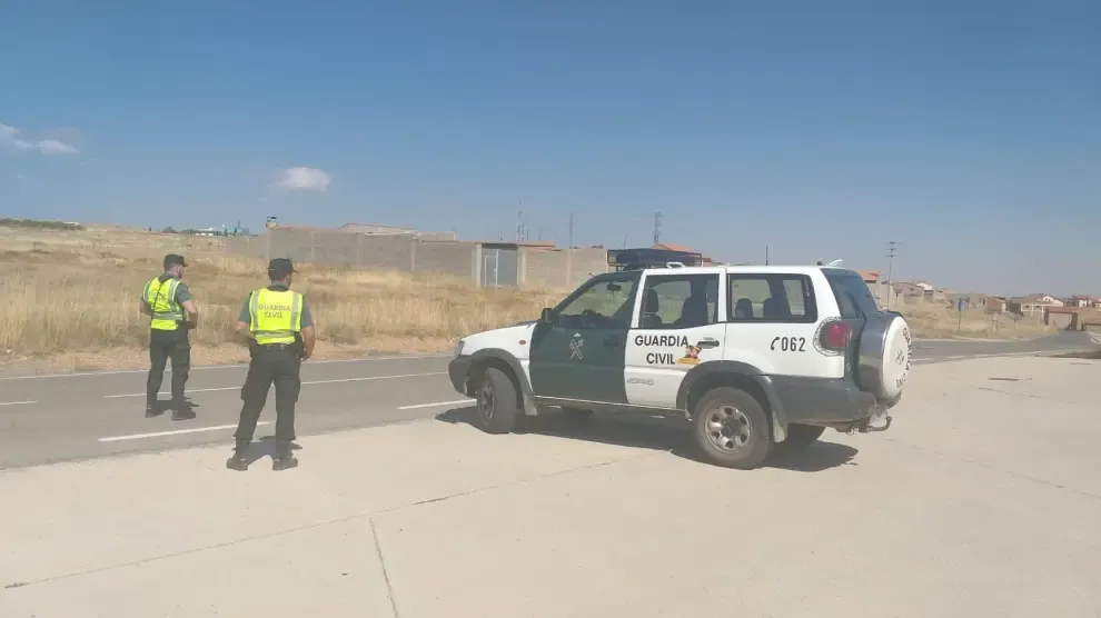 La Guardia Civil de Teruel rescata a un menor atrapado dentro de un vehículo en Torrelacárcel