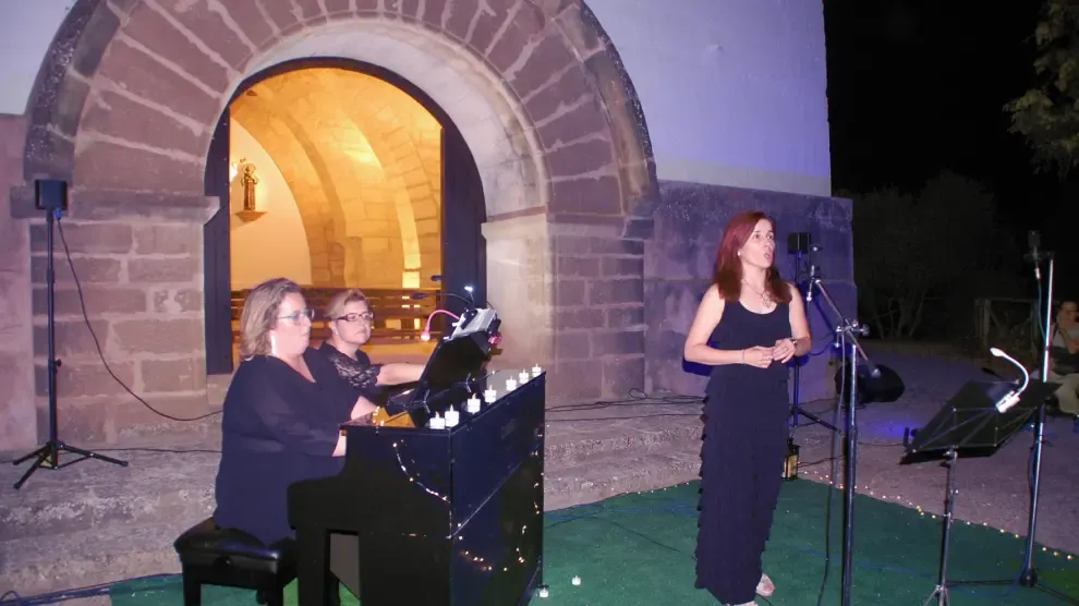 Piavocce "toca las estrellas" en su presentación en Sariñena