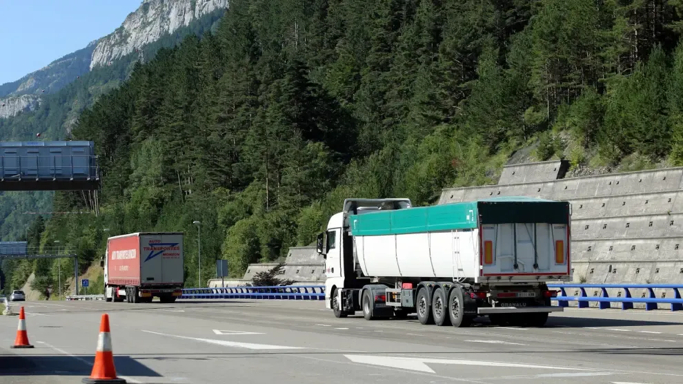 Los transportistas de Huesca creen que el Somport se colapsará si se desvían muchos camiones