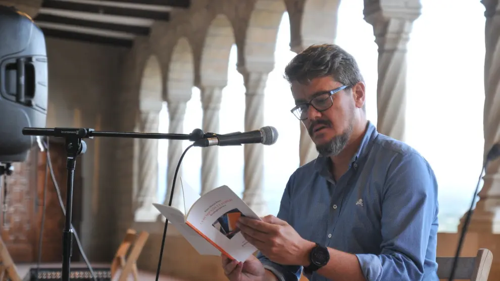 Pablo Moreno Prieto: "El poeta consigue reproducir música sin instrumentos"