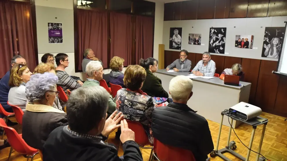En el aire el futuro de cuatro asociaciones de vecinos en Huesca capital