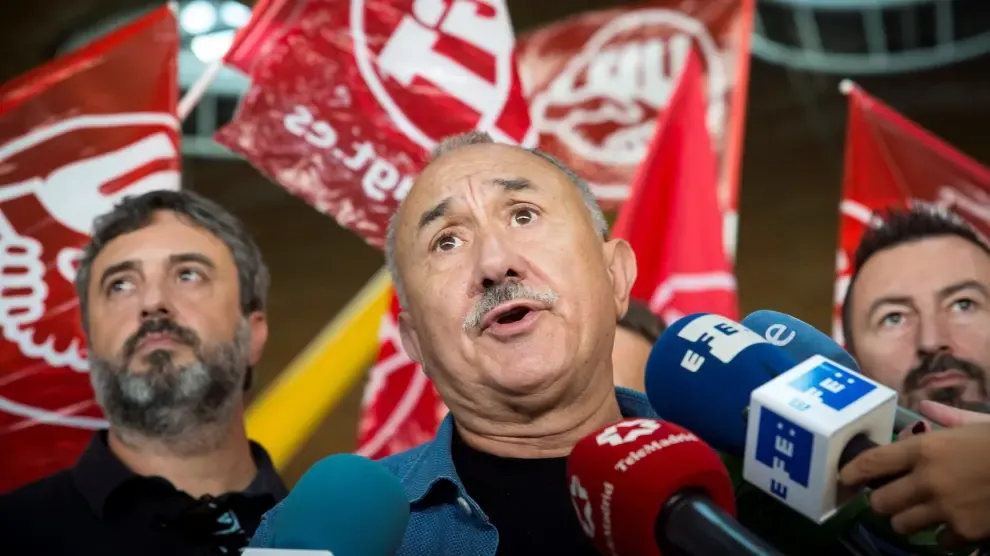 Álvarez pide a Iberia un "poco más de humildad" y culpa a la empresa de la huelga