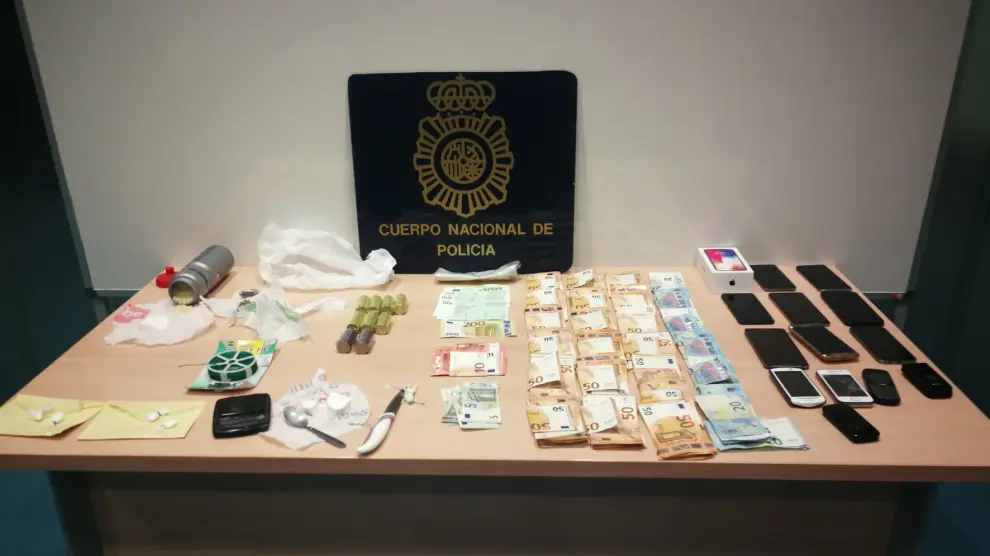 La Policía Nacional detiene en Zaragoza a tres personas por presunto tráfico de droga