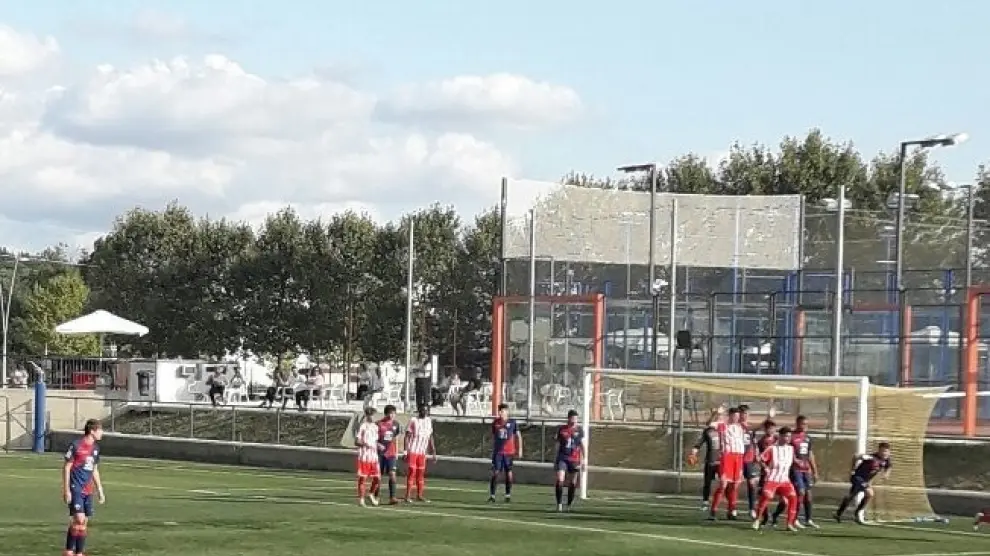 El Huesca juvenil arranca un buen empate en su estreno en Gerona