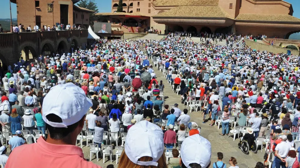 La Jornada Mariana reúne a 8.000 personas en Torreciudad