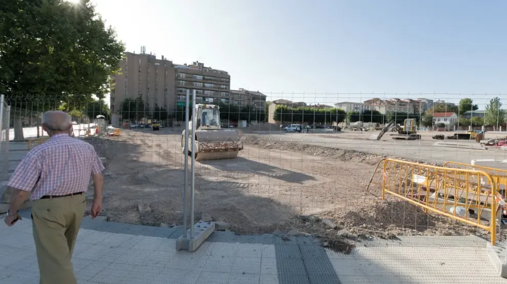 Avanzan los trabajos de urbanización del solar de la antigua prisión de Huesca