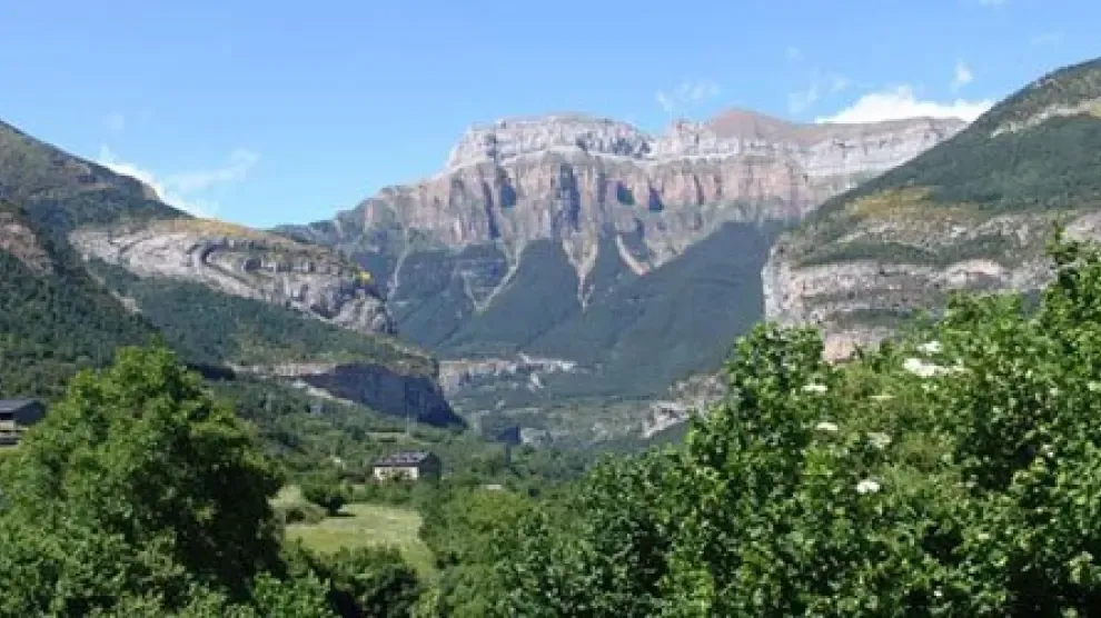 Policía Nacional y Guardia Civil buscan a un zaragozano de 64 años que dijo que iba al Pirineo