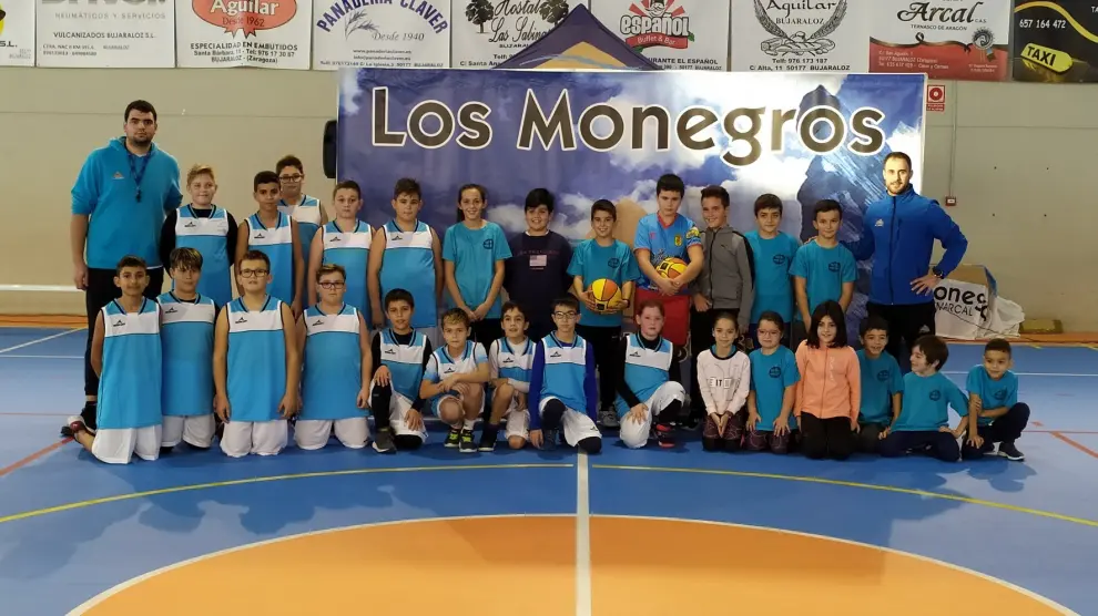 Bujaraloz acogió el primer encuentro de escuelas comarcales de baloncesto de Los Monegros