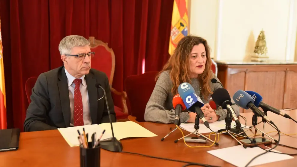 La subdelegada afirma que la competencia con los menores extranjeros no acompañados es del GA y el Ayuntamiento de Huesca