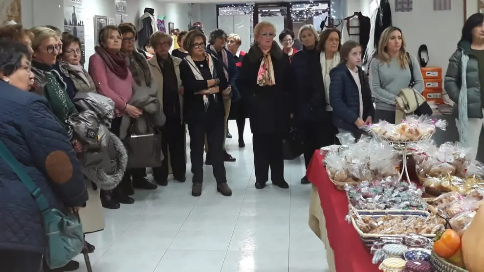 Manos Unidas abre su tradicional Mercadillo de Navidad en Fraga