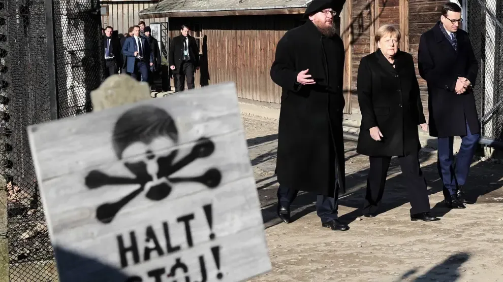 Merkel, en Auschwitz: "Me siento profundamente avergonzada"