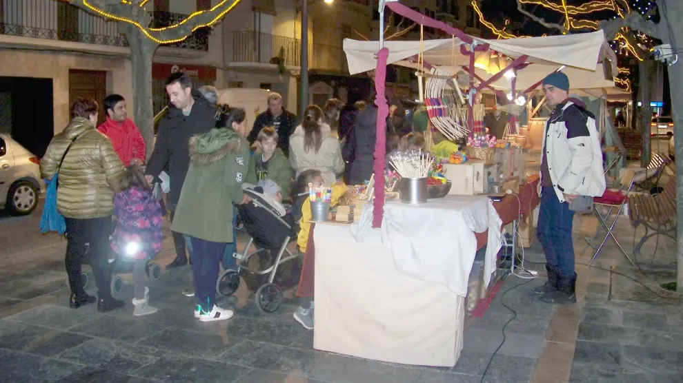 La Asociación del Casco Histórico de Fraga celebra su Feria de Navidad