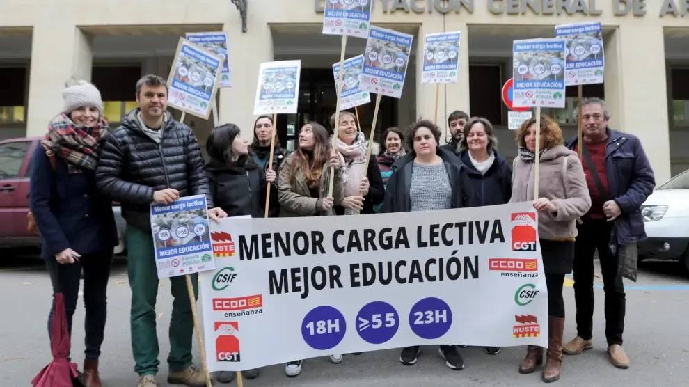 Los sindicatos inician movilizaciones en Huesca por las 18 horas lectivas